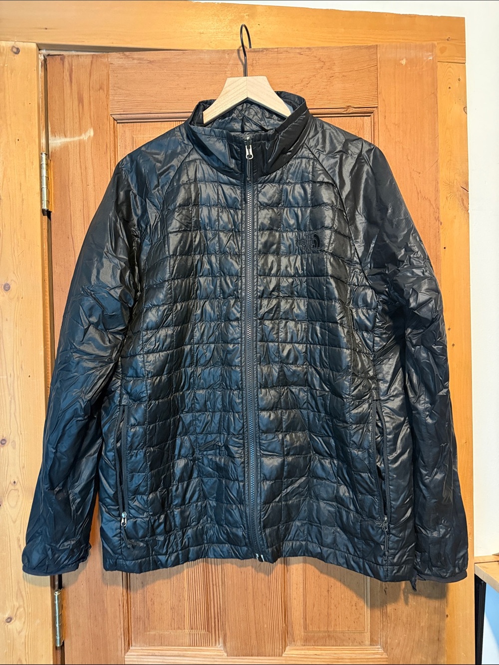 The North FaceThermoBall Jacket Men’s L Black Lightweight Jacket